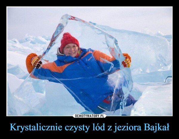 Krystalicznie czysty lód z jeziora Bajkał
