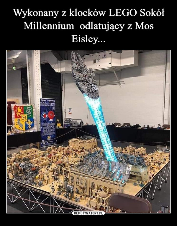 Wykonany z klocków LEGO Sokół Millennium  odlatujący z Mos Eisley...